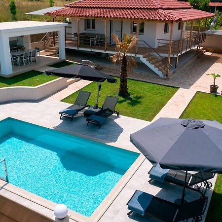Villa Liana , Private Villa With Pool And Garden Vergia Buitenkant foto