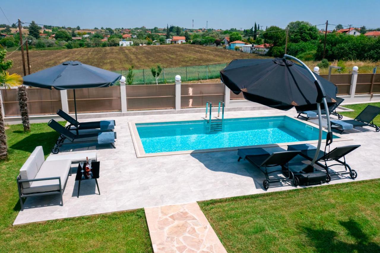 Villa Liana , Private Villa With Pool And Garden Vergia Buitenkant foto