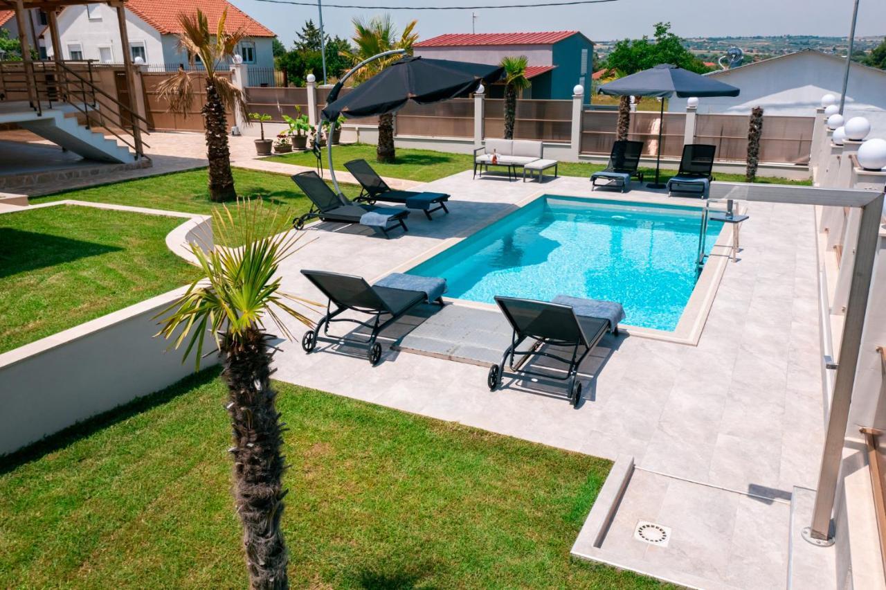 Villa Liana , Private Villa With Pool And Garden Vergia Buitenkant foto
