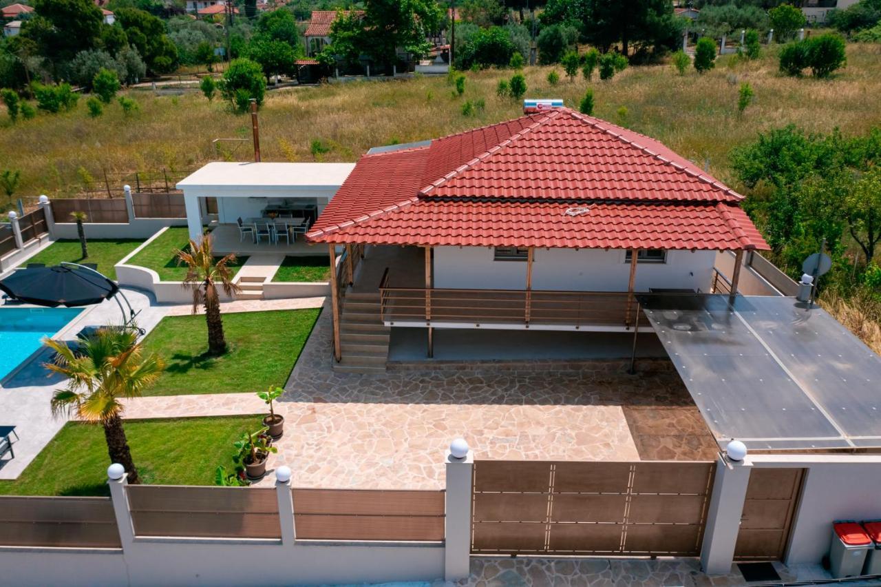 Villa Liana , Private Villa With Pool And Garden Vergia Buitenkant foto