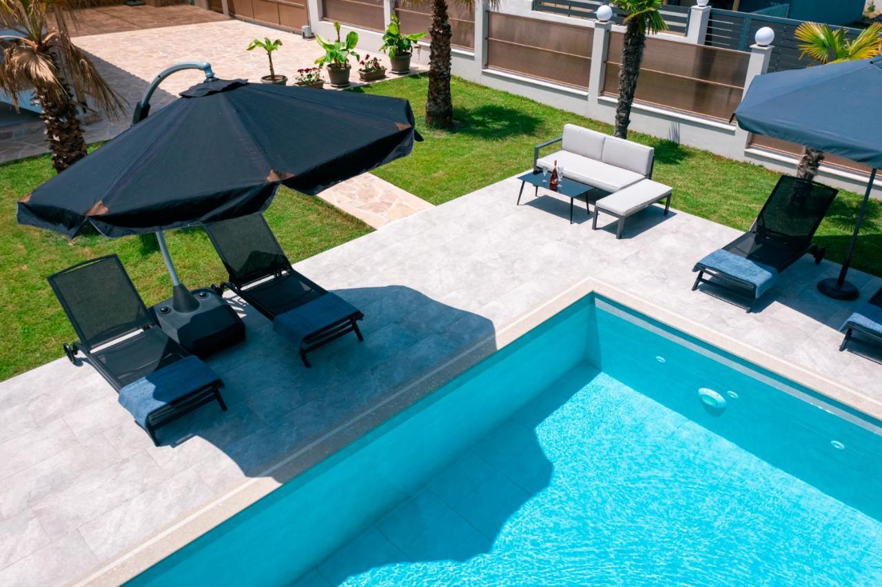 Villa Liana , Private Villa With Pool And Garden Vergia Buitenkant foto