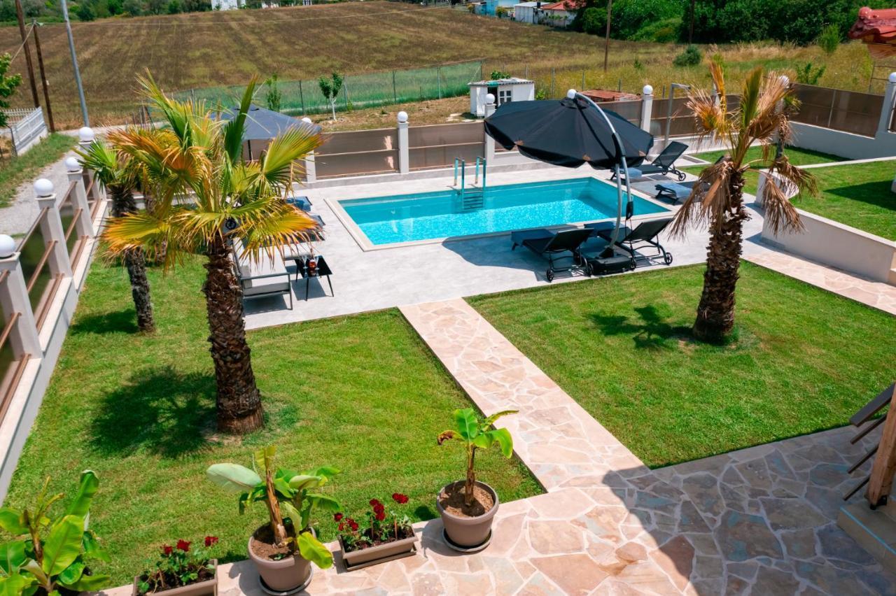 Villa Liana , Private Villa With Pool And Garden Vergia Buitenkant foto