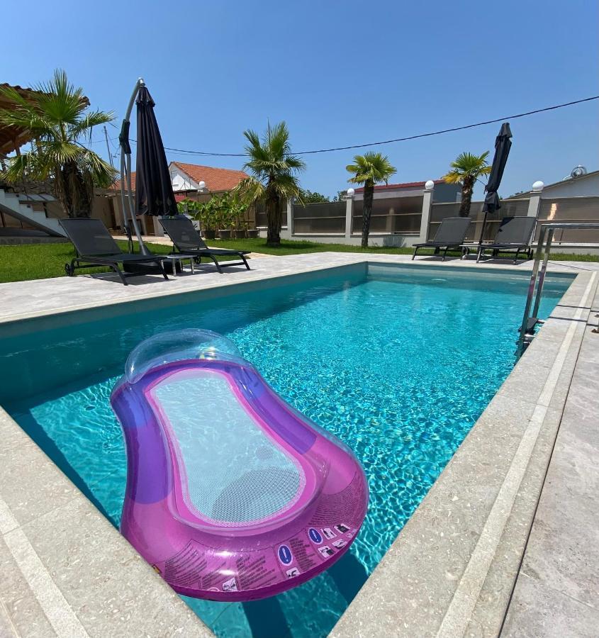 Villa Liana , Private Villa With Pool And Garden Vergia Buitenkant foto